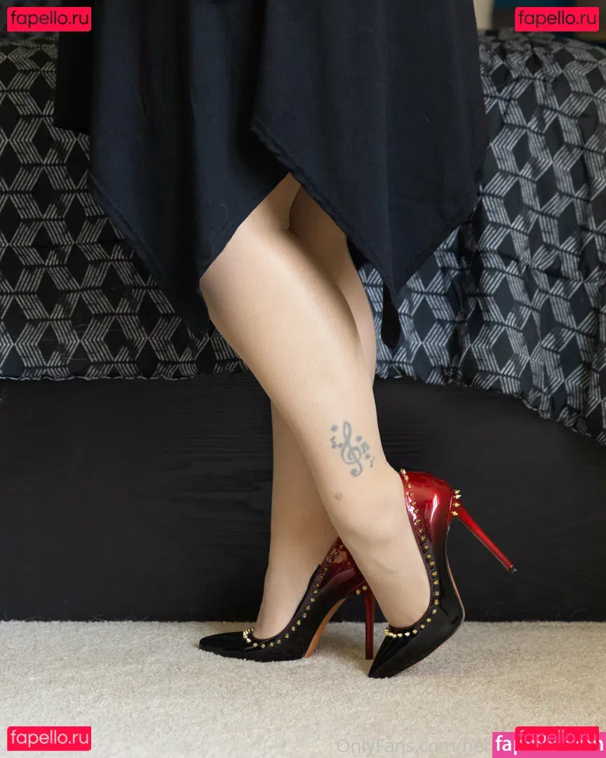 hernylonfeetfree Onlyfans Photo Gallery 