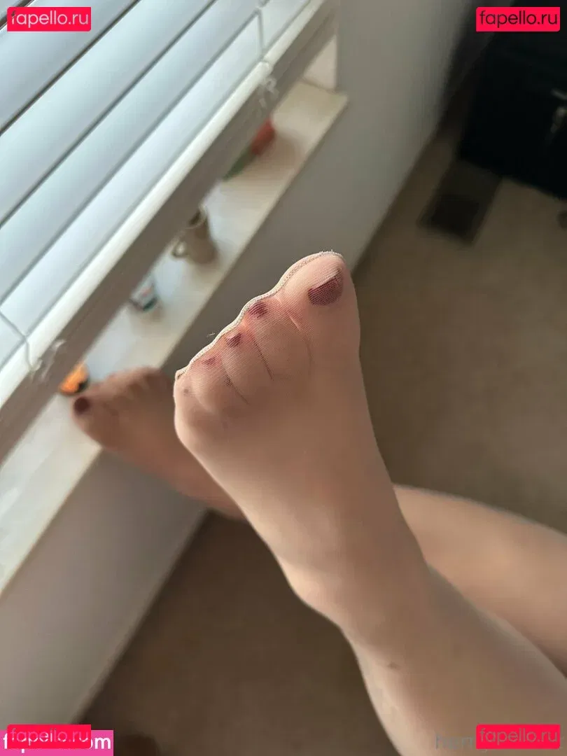 hernylonfeetfree Onlyfans Photo Gallery 