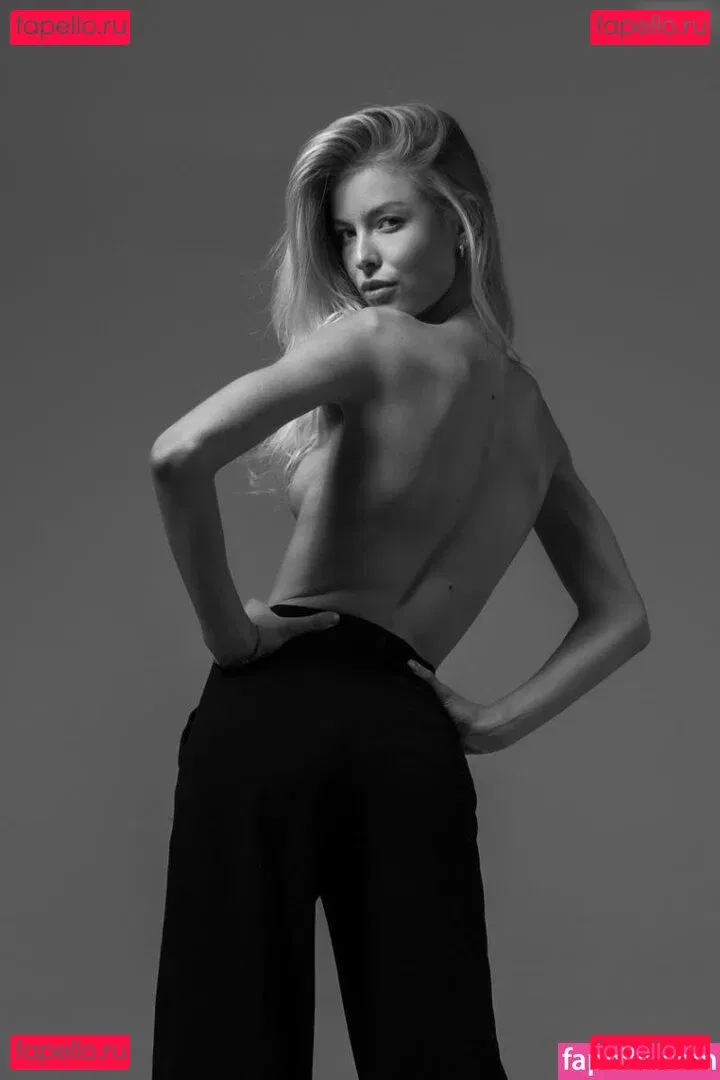 Sophia L. Onlyfans Photo Gallery 