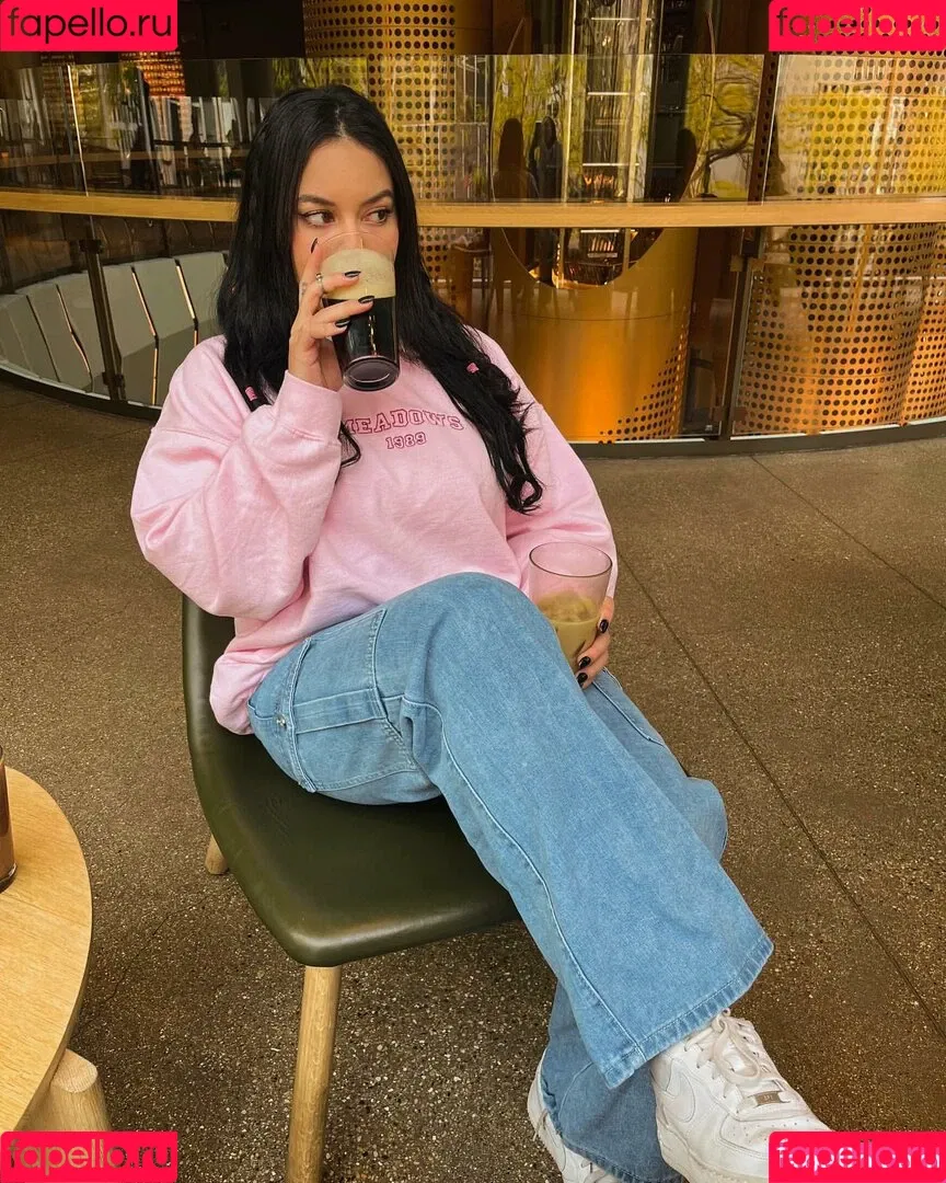 Larissa Cambusano Onlyfans Photo Gallery 