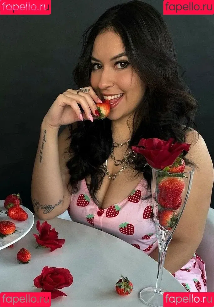 Larissa Cambusano Onlyfans Photo Gallery 