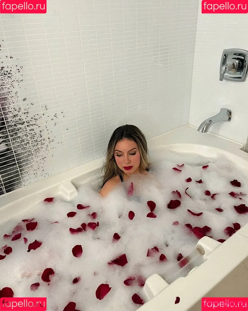 Larissa Cambusano Onlyfans Photo Gallery 