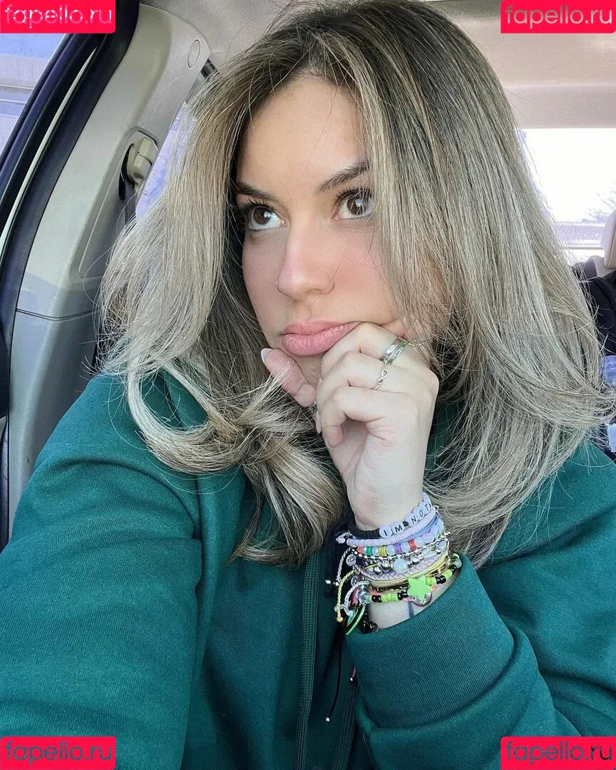 Larissa Cambusano Onlyfans Photo Gallery 