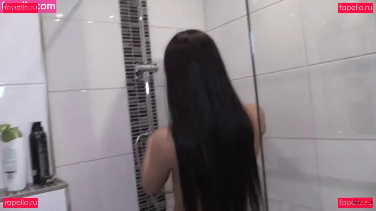 Evelin Dellai Onlyfans Photo Gallery 