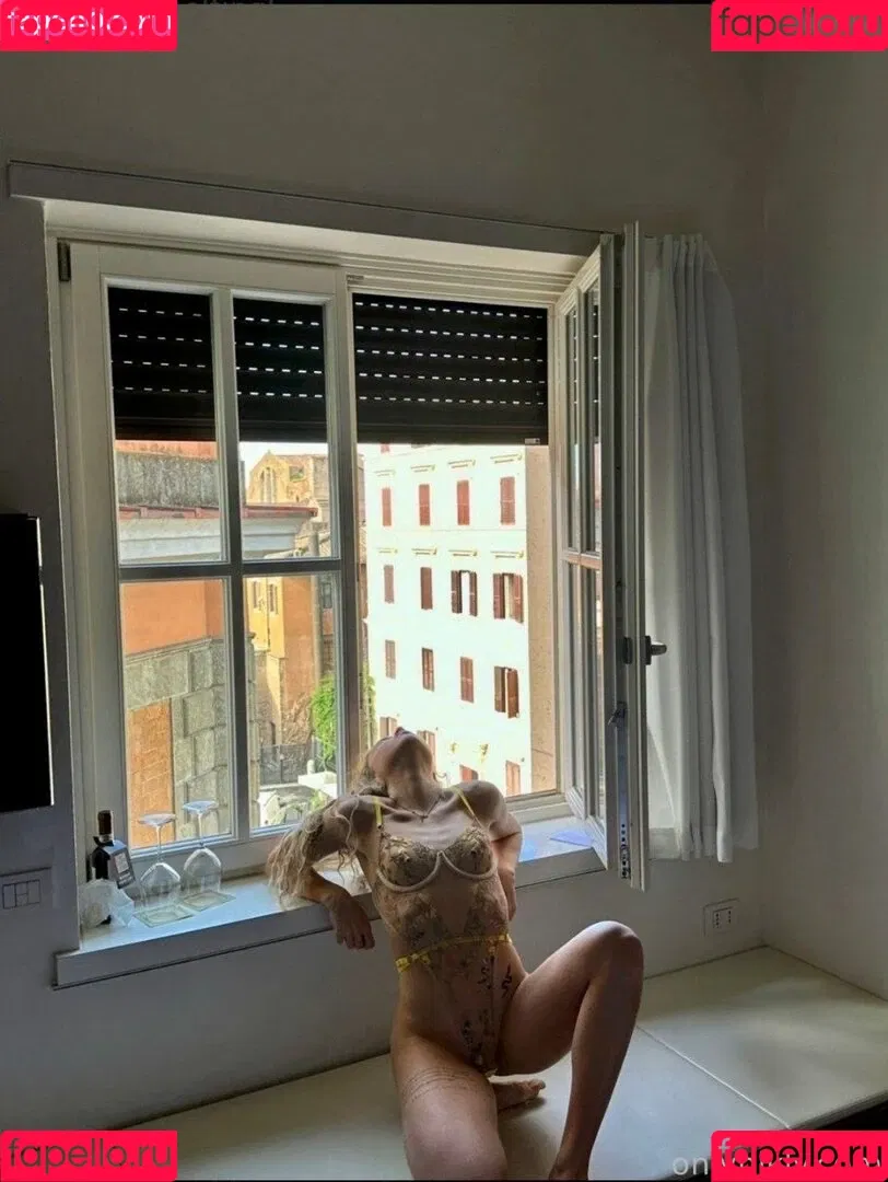 Nikly Onlyfans Photo Gallery 