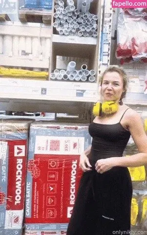 Nikly Onlyfans Photo Gallery 