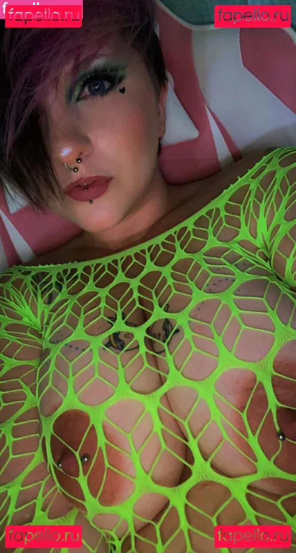 uwu.yor Onlyfans Photo Gallery 