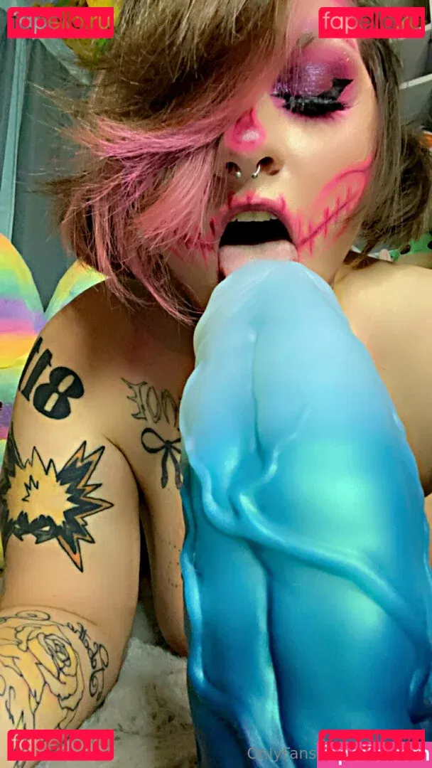 uwu.yor Onlyfans Photo Gallery 