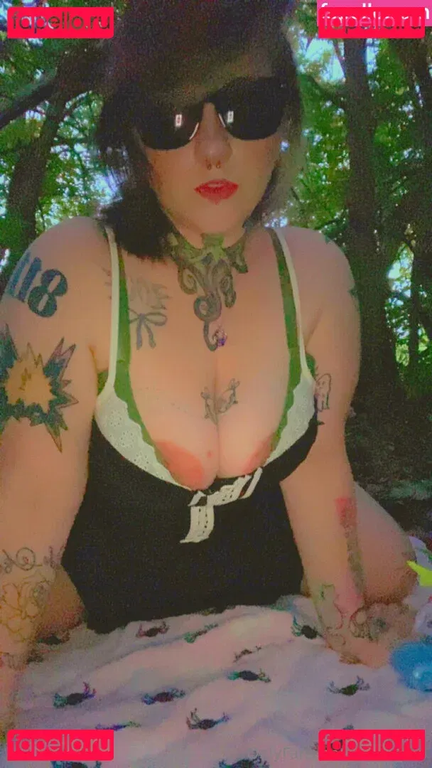 uwu.yor Onlyfans Photo Gallery 