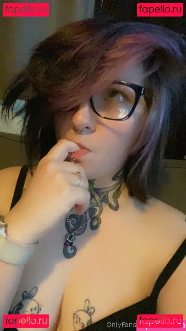 uwu.yor Onlyfans Photo Gallery 