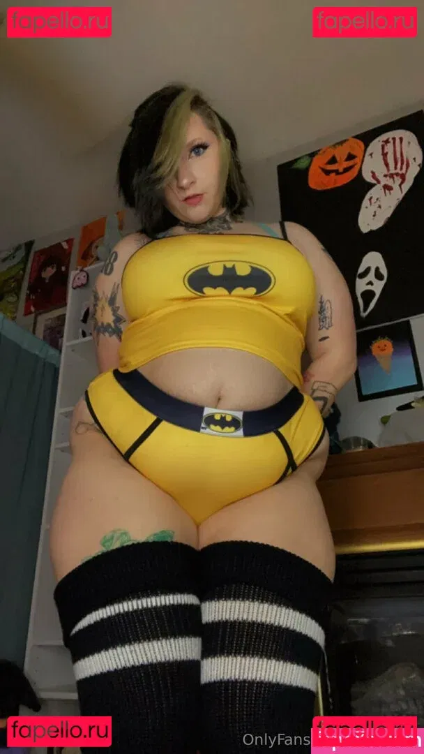 uwu.yor Onlyfans Photo Gallery 