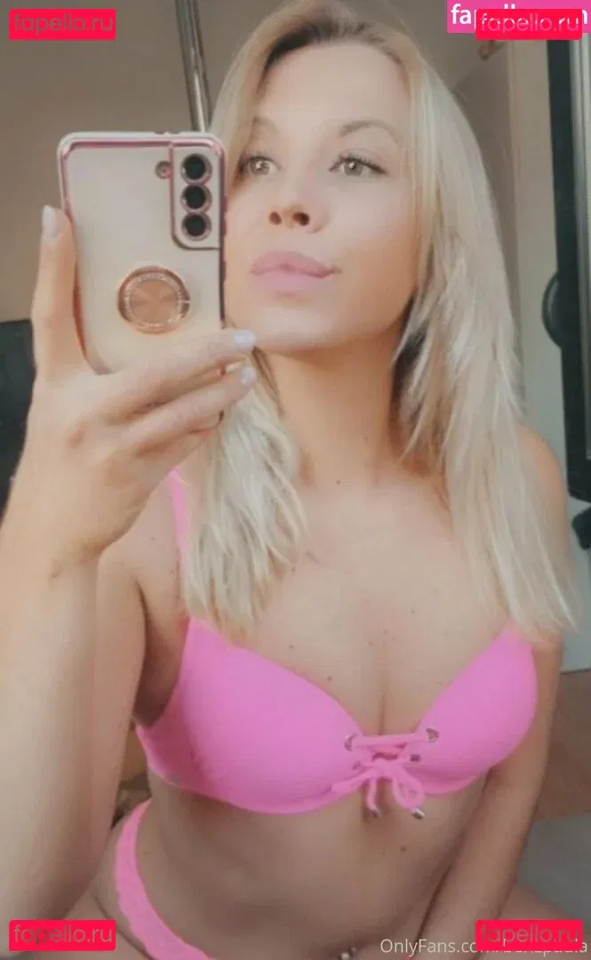 benzpaula Onlyfans Photo Gallery 