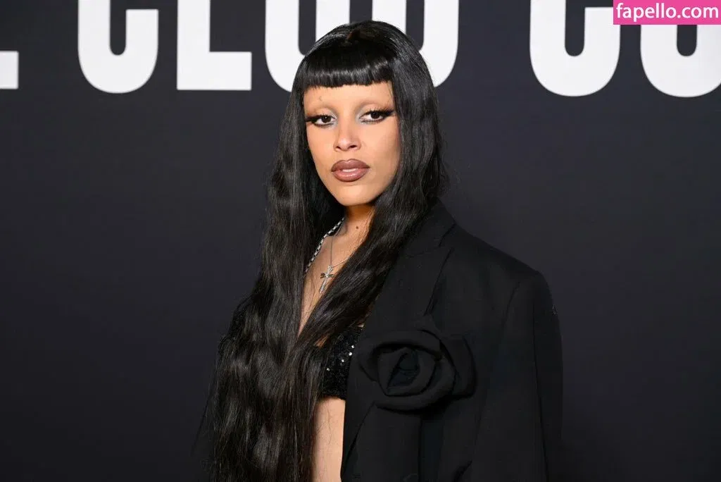 Doja Cat Onlyfans Photo Gallery 