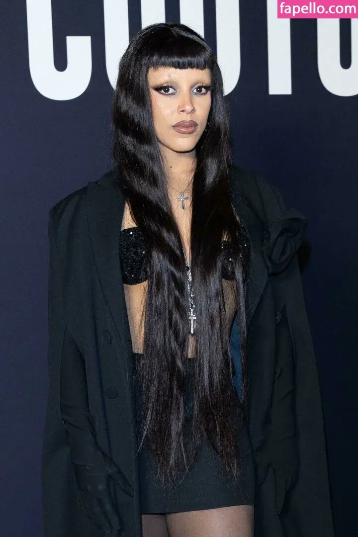 Doja Cat Onlyfans Photo Gallery 