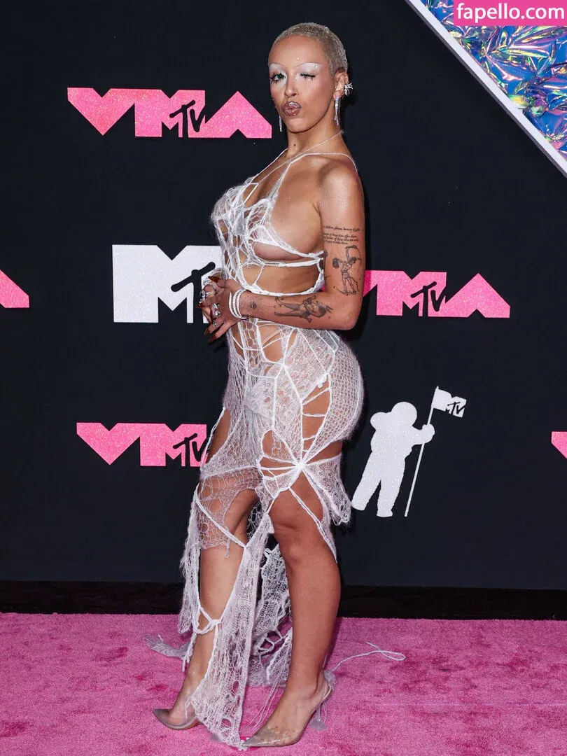 Doja Cat Onlyfans Photo Gallery 