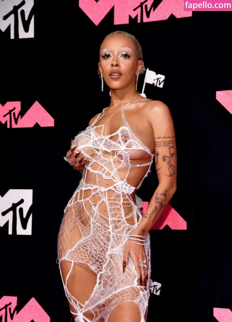 Doja Cat Onlyfans Photo Gallery 