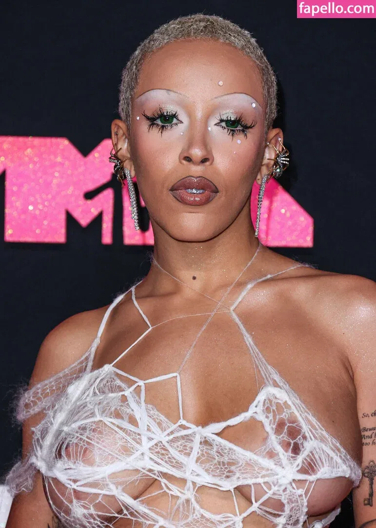 Doja Cat Onlyfans Photo Gallery 