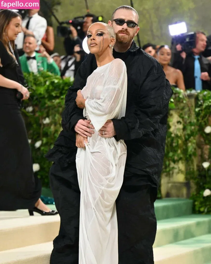 Doja Cat Onlyfans Photo Gallery 