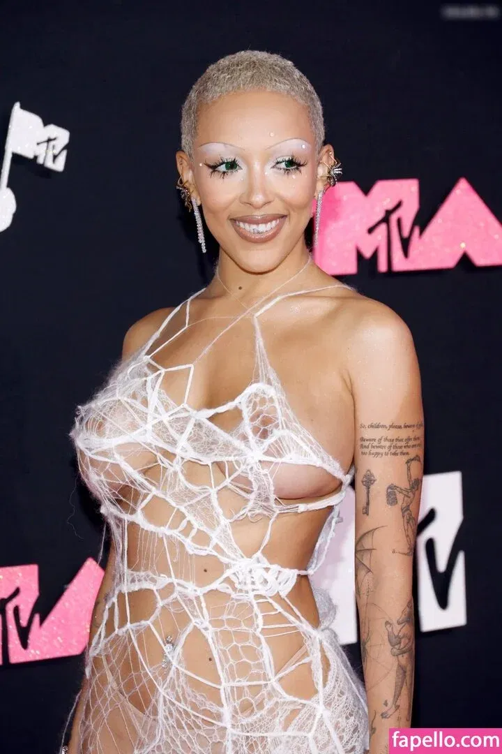 Doja Cat Onlyfans Photo Gallery 