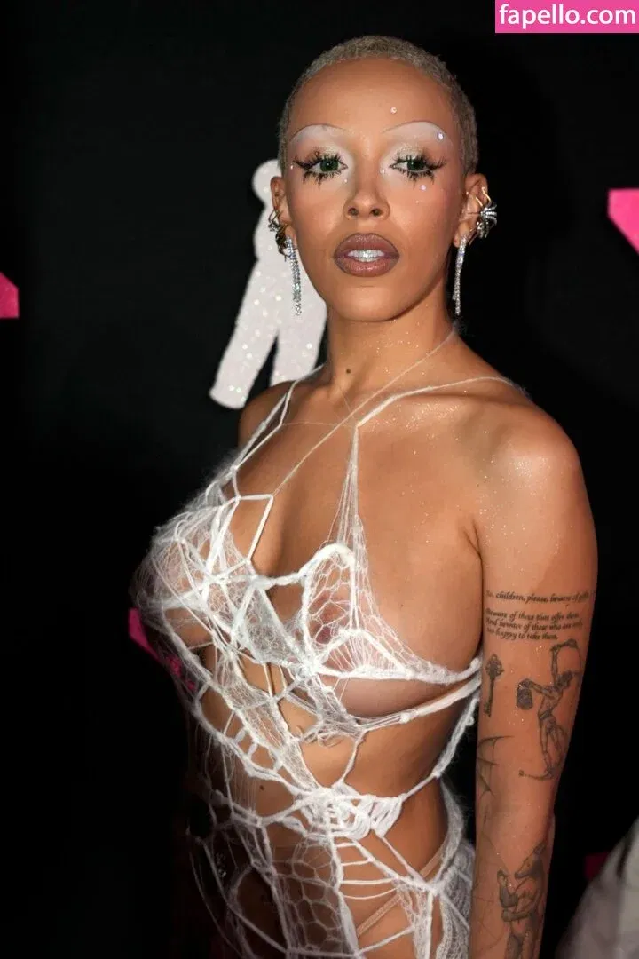 Doja Cat Onlyfans Photo Gallery 