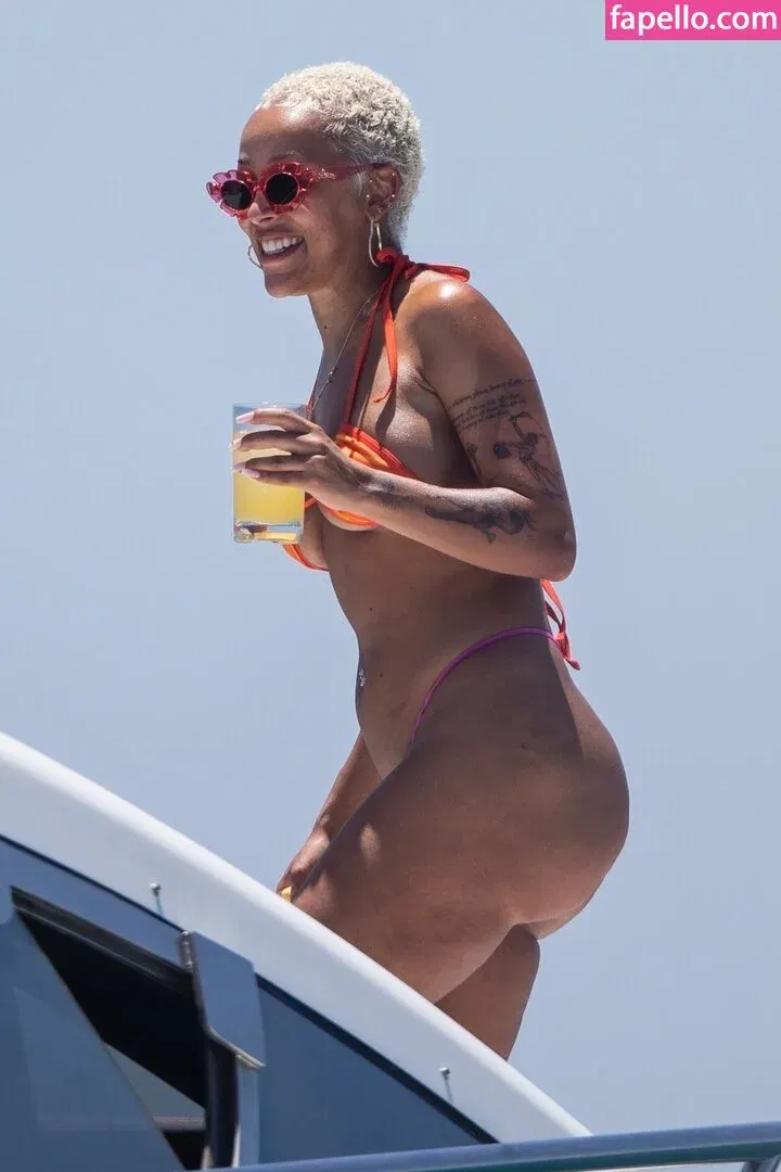 Doja Cat Onlyfans Photo Gallery 