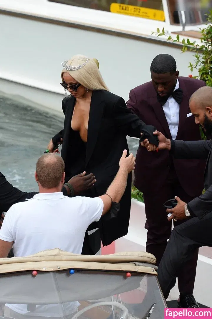 Doja Cat Onlyfans Photo Gallery 