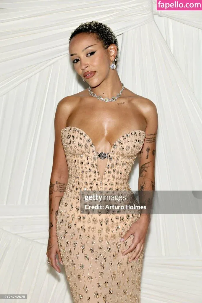 Doja Cat Onlyfans Photo Gallery 