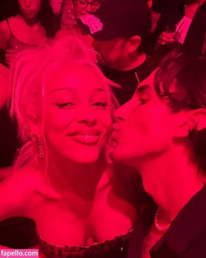 Doja Cat Onlyfans Photo Gallery 