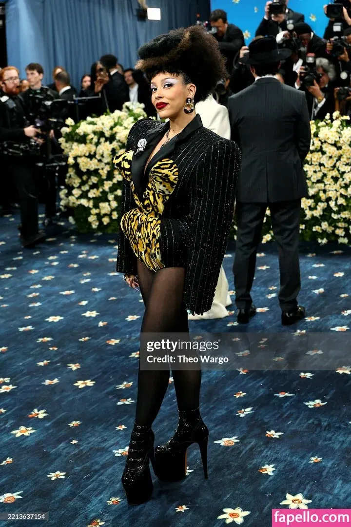 Doja Cat Onlyfans Photo Gallery 