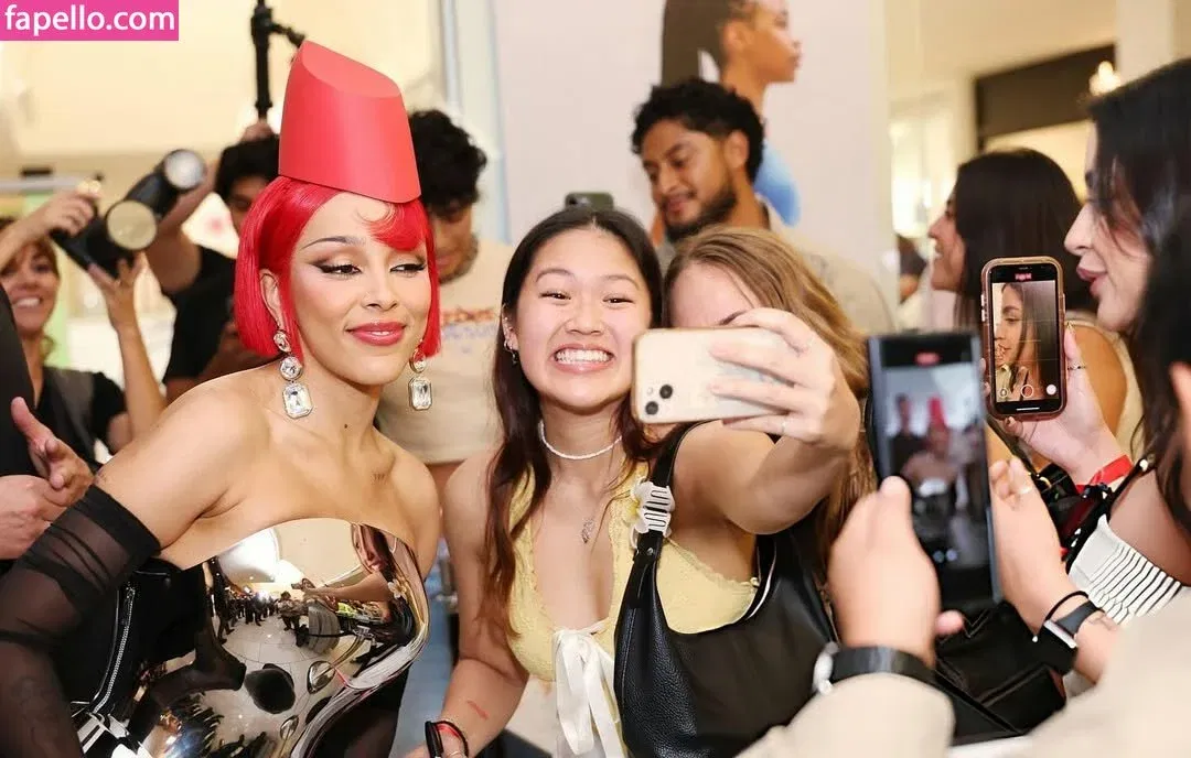 Doja Cat Onlyfans Photo Gallery 