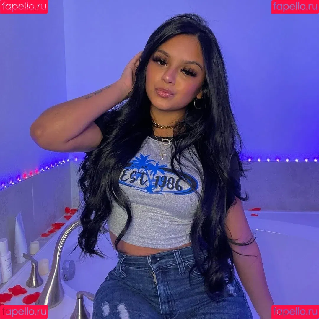 Valentina Paola Onlyfans Photo Gallery 