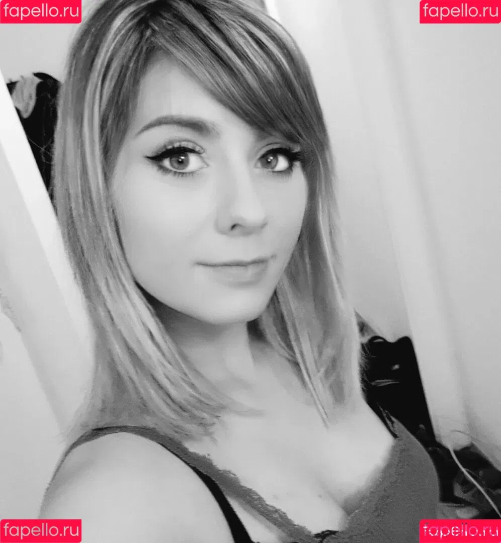 Kimilee / Lisamaus Onlyfans Photo Gallery 