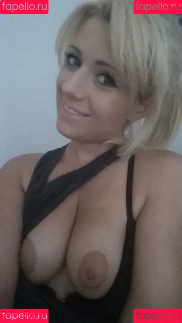 Kimilee / Lisamaus Onlyfans Photo Gallery 
