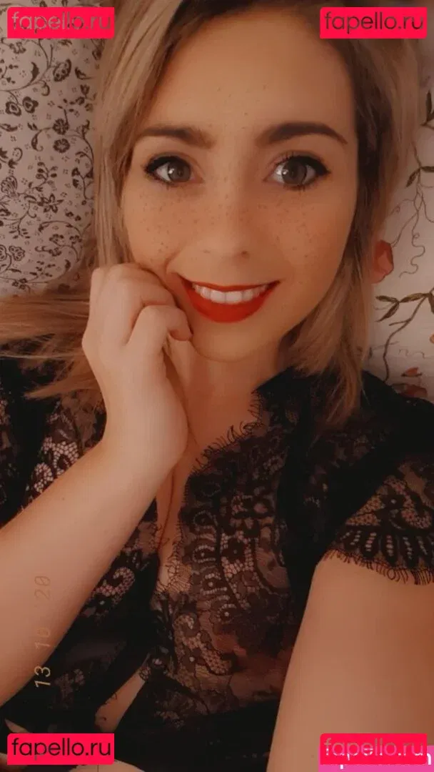 Kimilee / Lisamaus Onlyfans Photo Gallery 