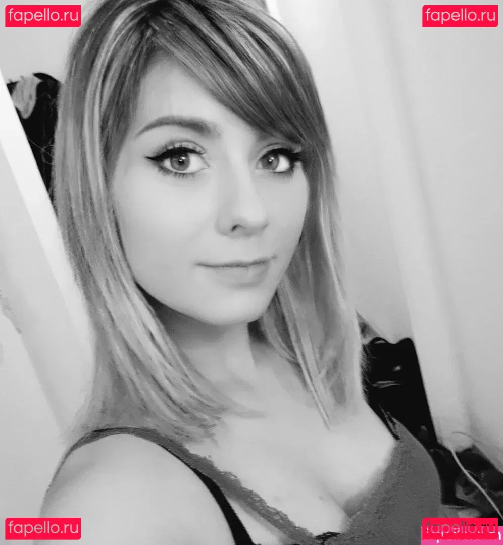 Kimilee / Lisamaus Onlyfans Photo Gallery 