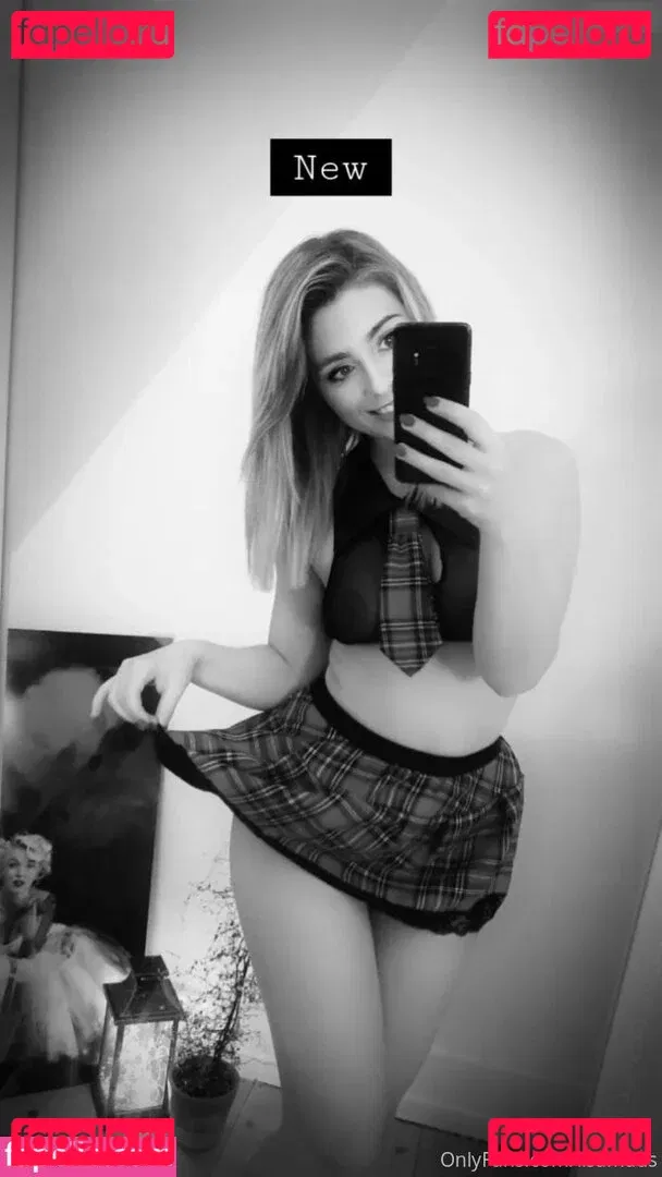 Kimilee / Lisamaus Onlyfans Photo Gallery 