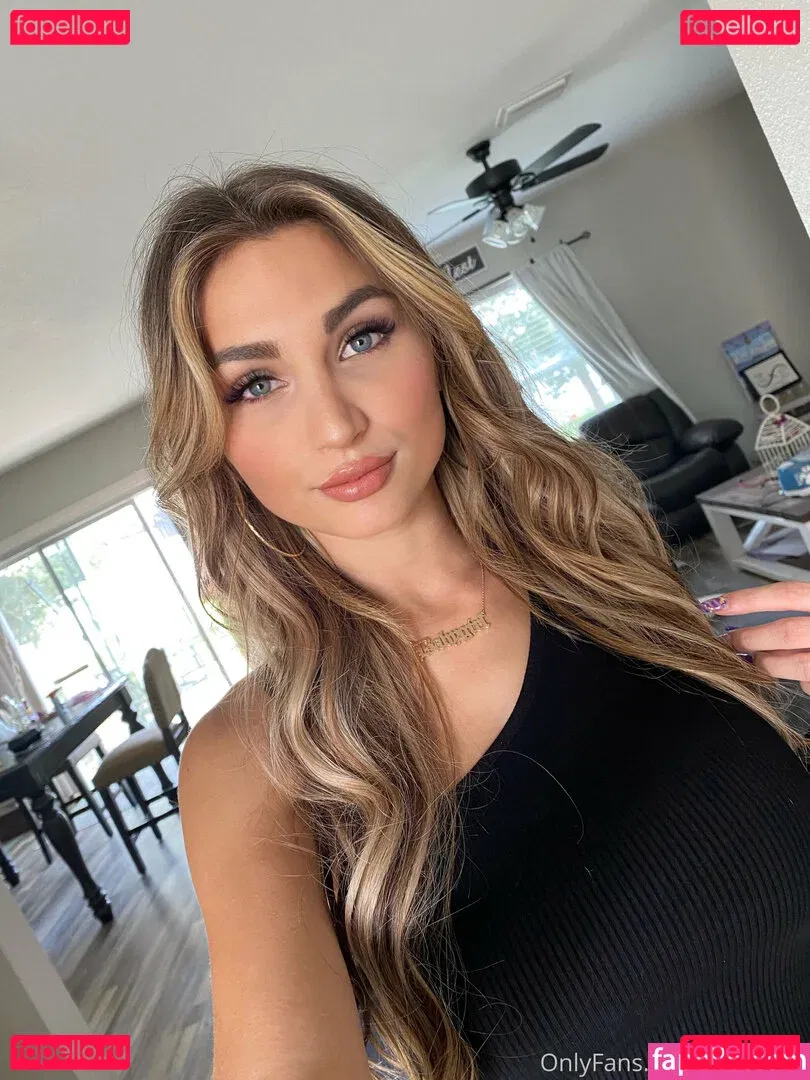 Cumslutnatalie Onlyfans Photo Gallery 