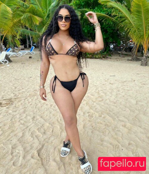 Darlyn Castillo Nude Onlyfans Photo 34
