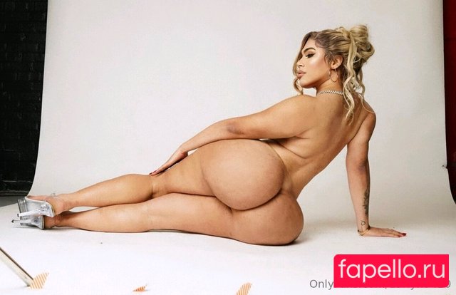 Darlyn Castillo Nude Onlyfans Photo 16