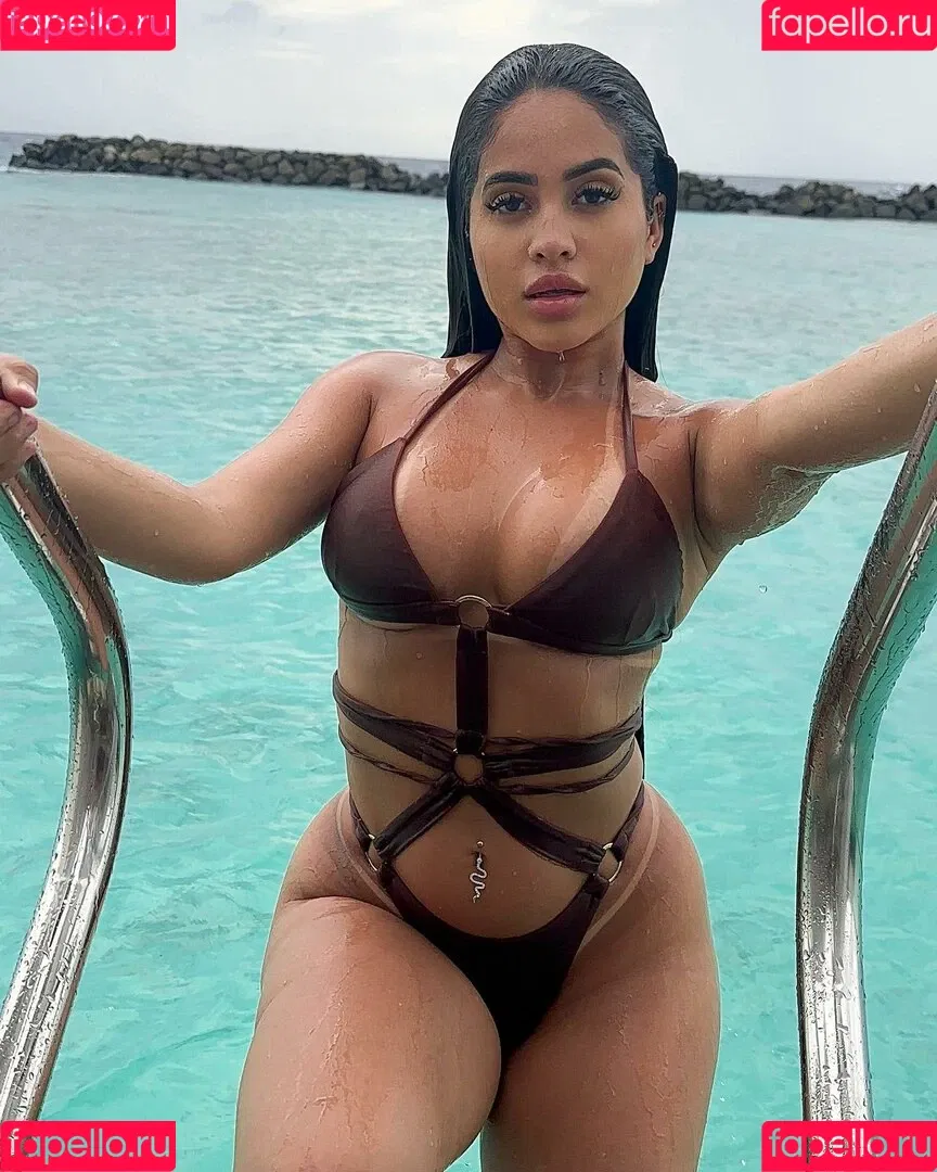 Raissa Oliveira Onlyfans Photo Gallery 