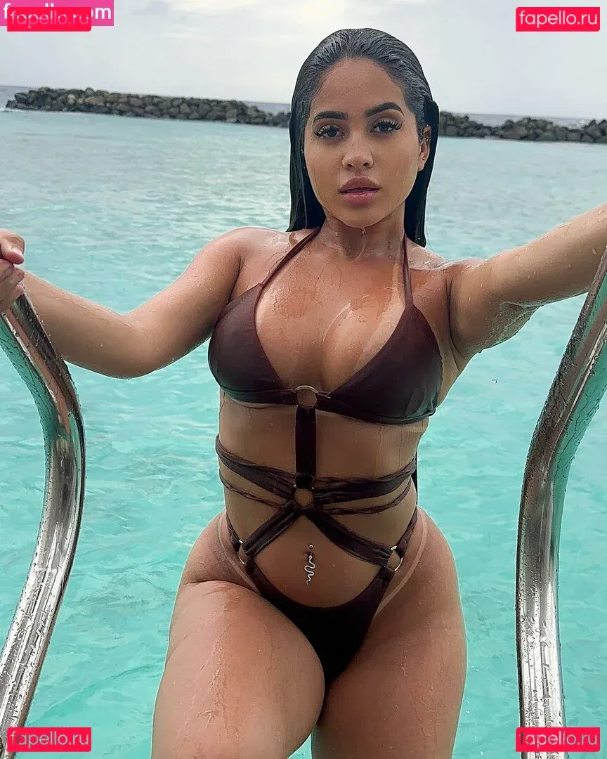 Raissa Oliveira Onlyfans Photo Gallery 
