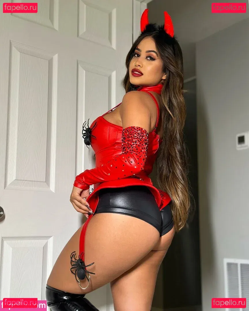 Raissa Oliveira Onlyfans Photo Gallery 
