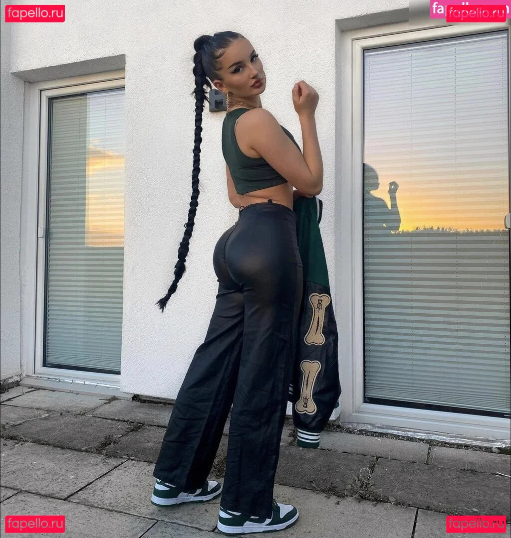 Paula Metzmeier Onlyfans Photo Gallery 