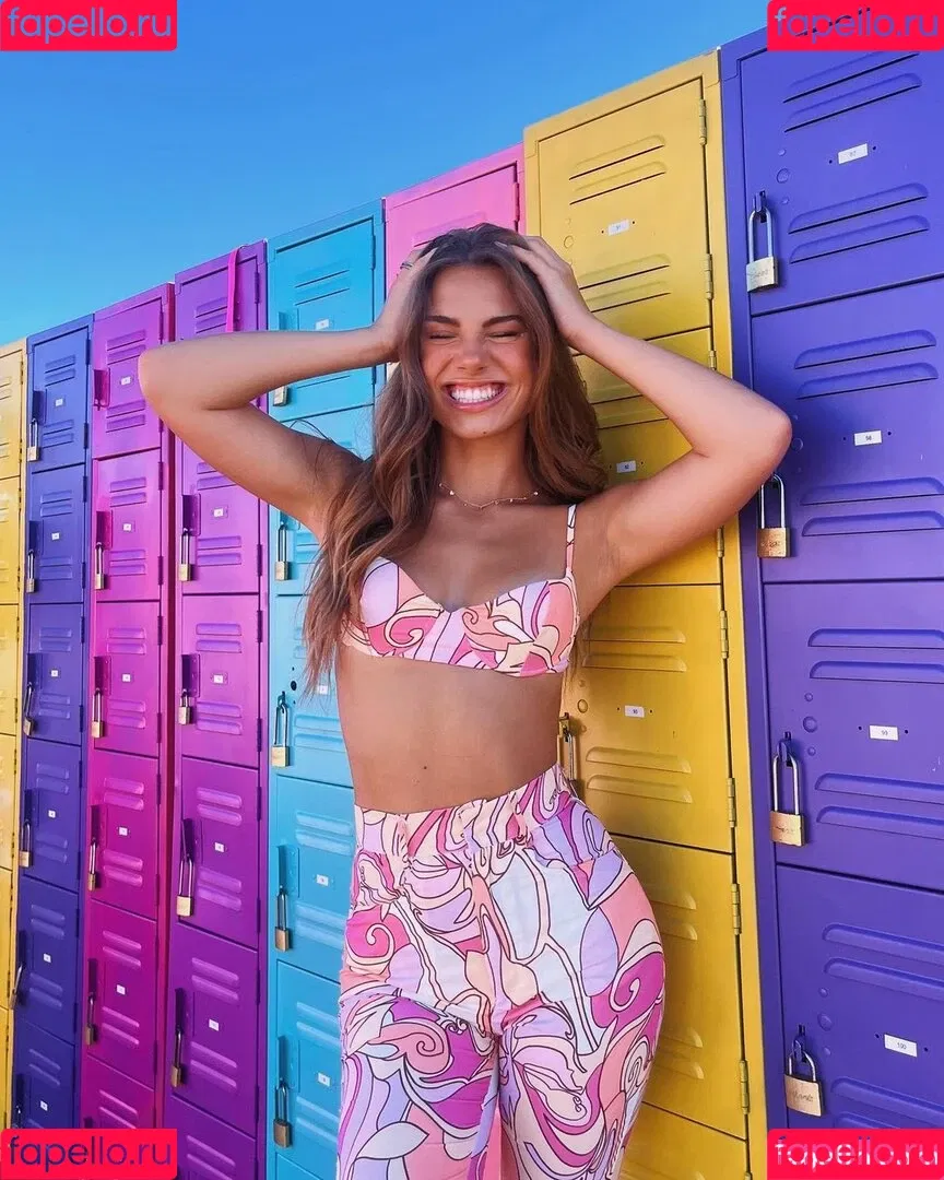 Caitlin Carmichael Onlyfans Photo Gallery 
