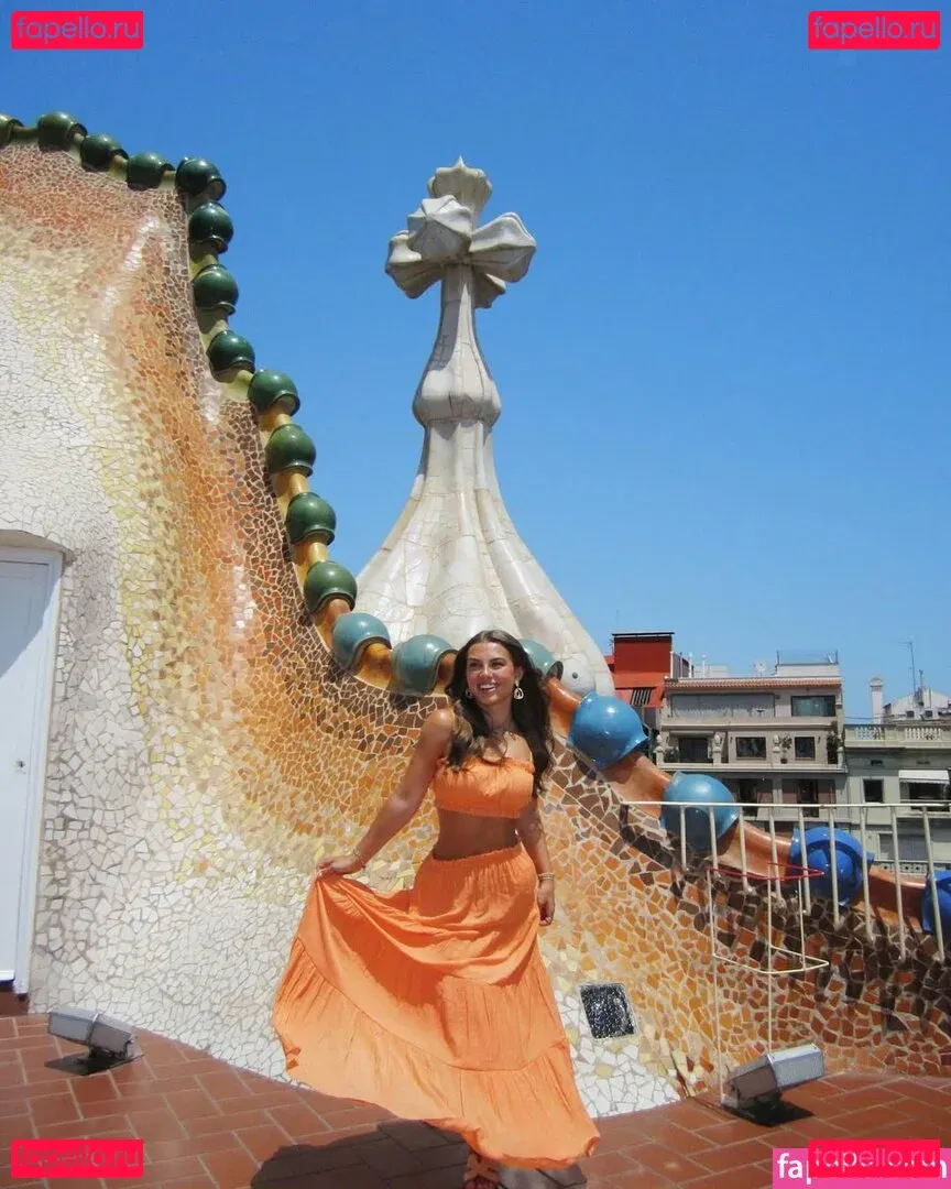 Caitlin Carmichael Onlyfans Photo Gallery 