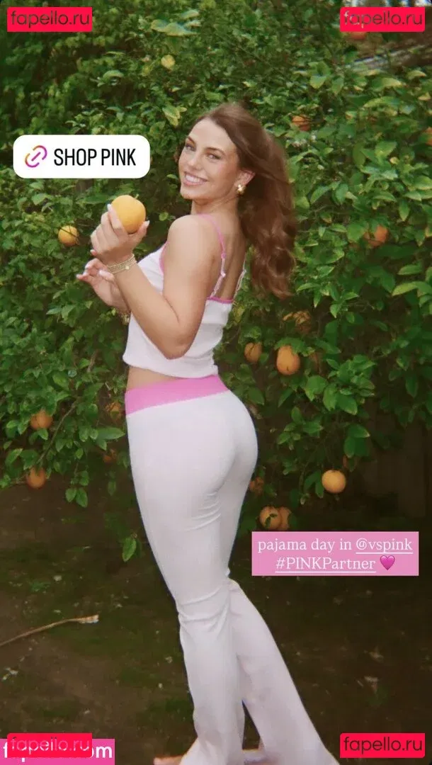 Caitlin Carmichael Onlyfans Photo Gallery 