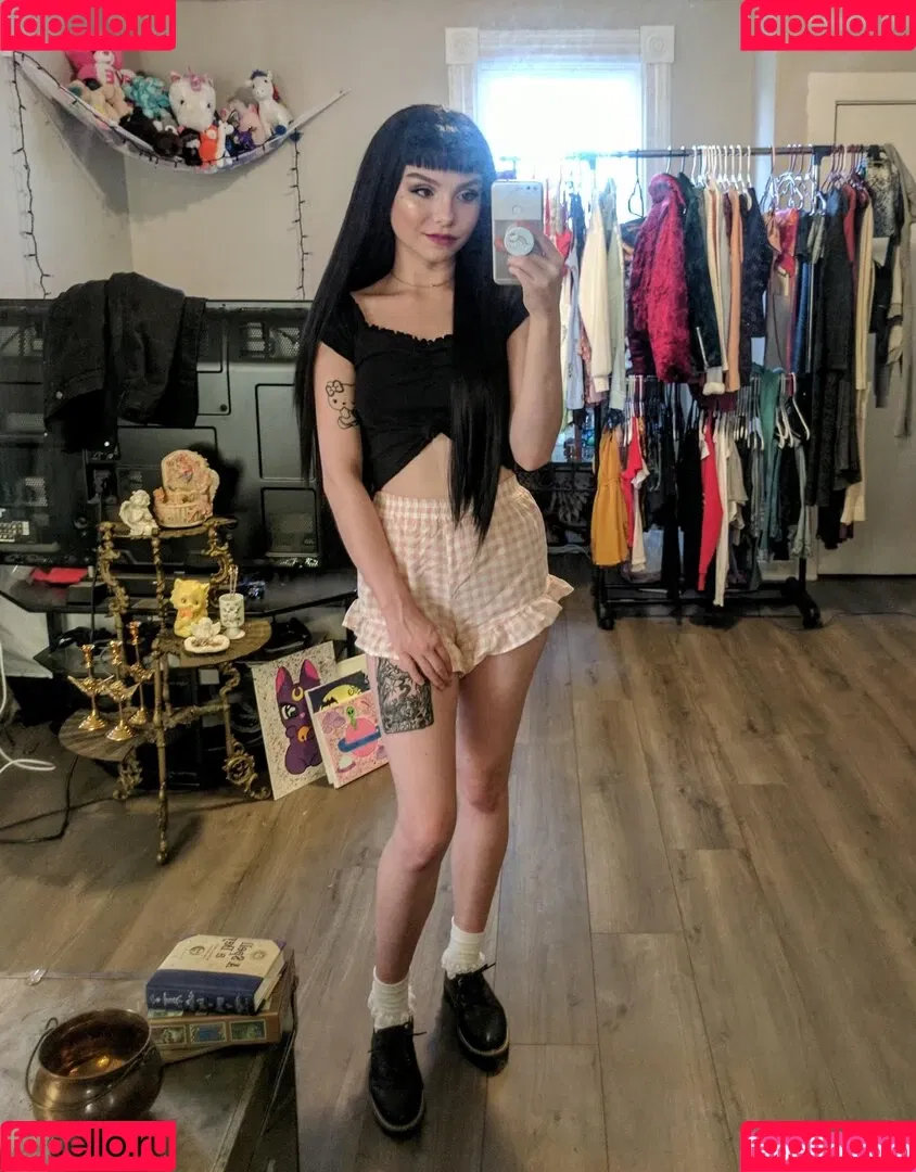 Averi Roselyn Onlyfans Photo Gallery 