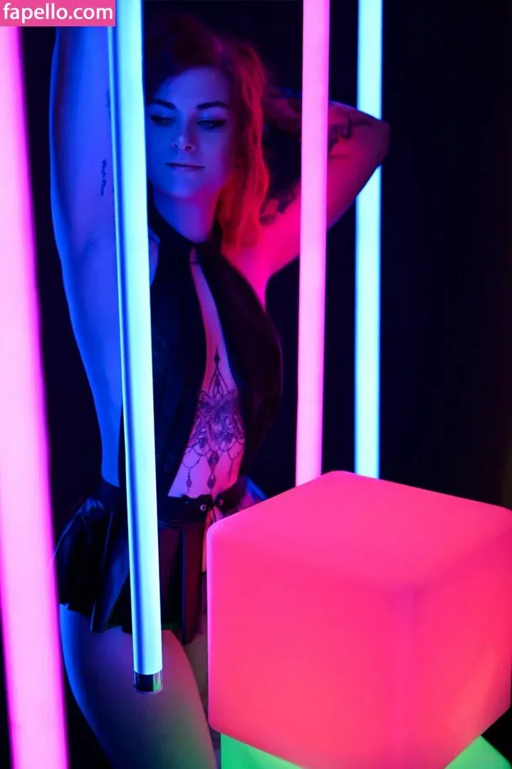 Lin mit den Hunden Onlyfans Photo Gallery 