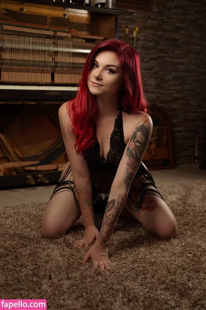 Lin mit den Hunden Onlyfans Photo Gallery 