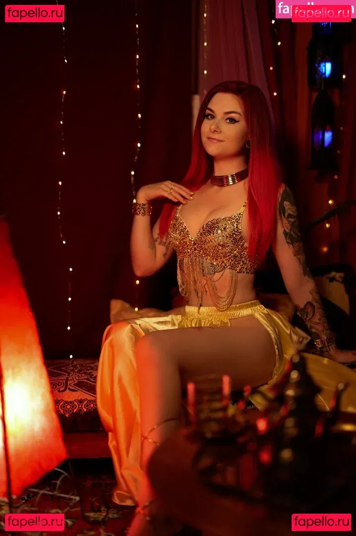 Lin mit den Hunden Onlyfans Photo Gallery 